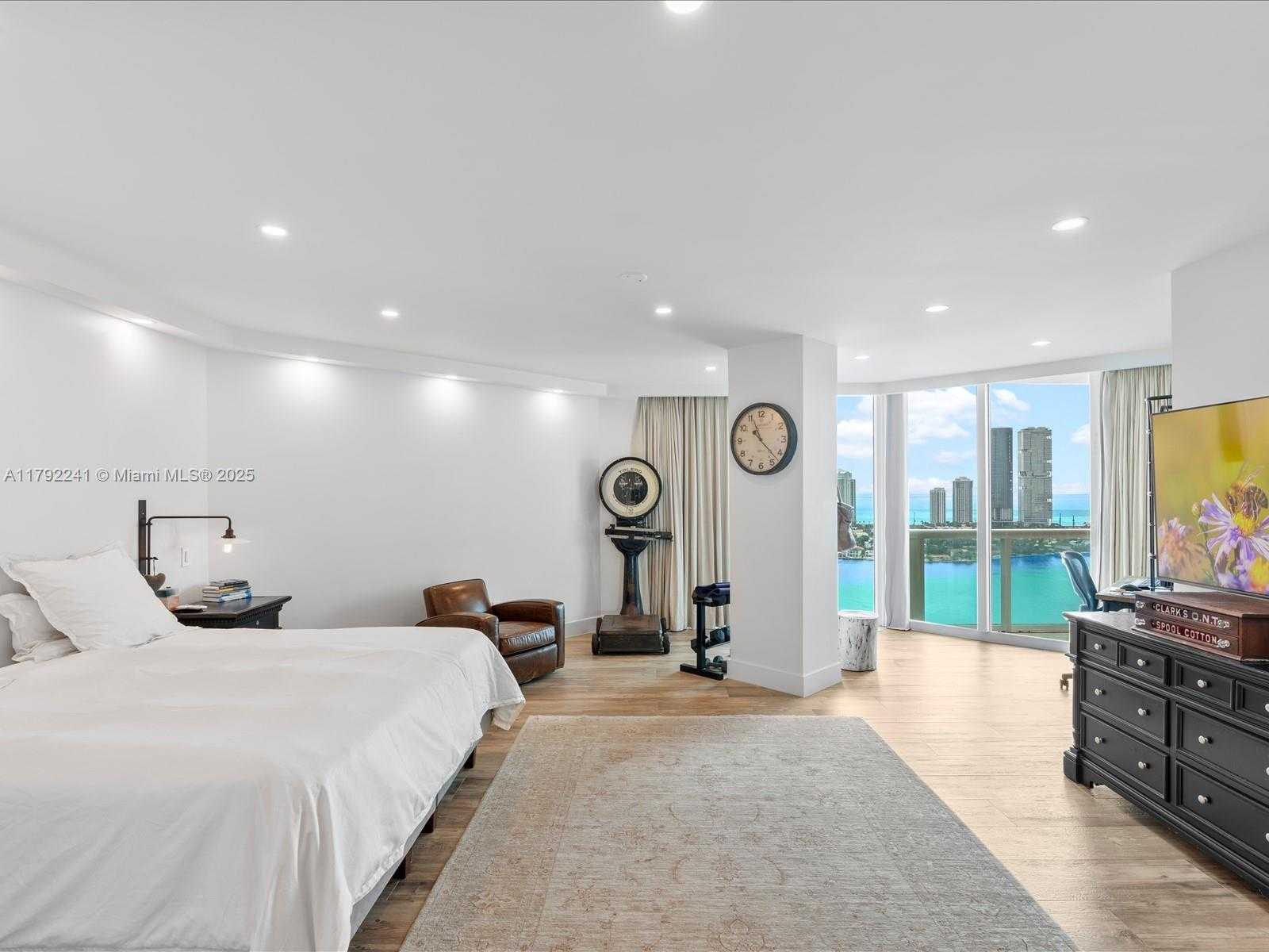 Small Image of 3370 HIDDEN BAY DR #2900, Aventura Number 35