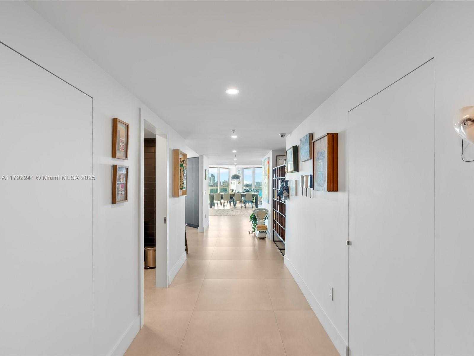 Small Image of 3370 HIDDEN BAY DR #2900, Aventura Number 4
