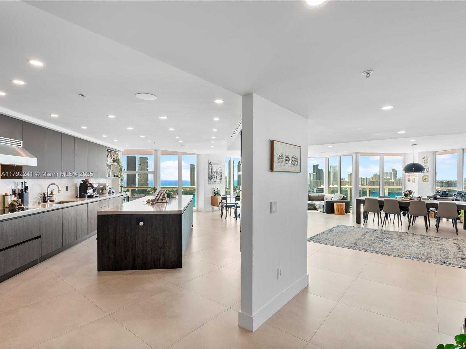 Small Image of 3370 HIDDEN BAY DR #2900, Aventura Number 5