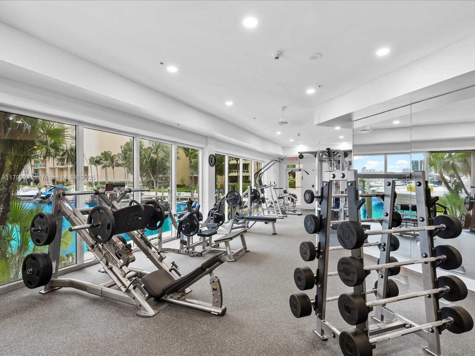 Small Image of 3370 HIDDEN BAY DR #2900, Aventura Number 53