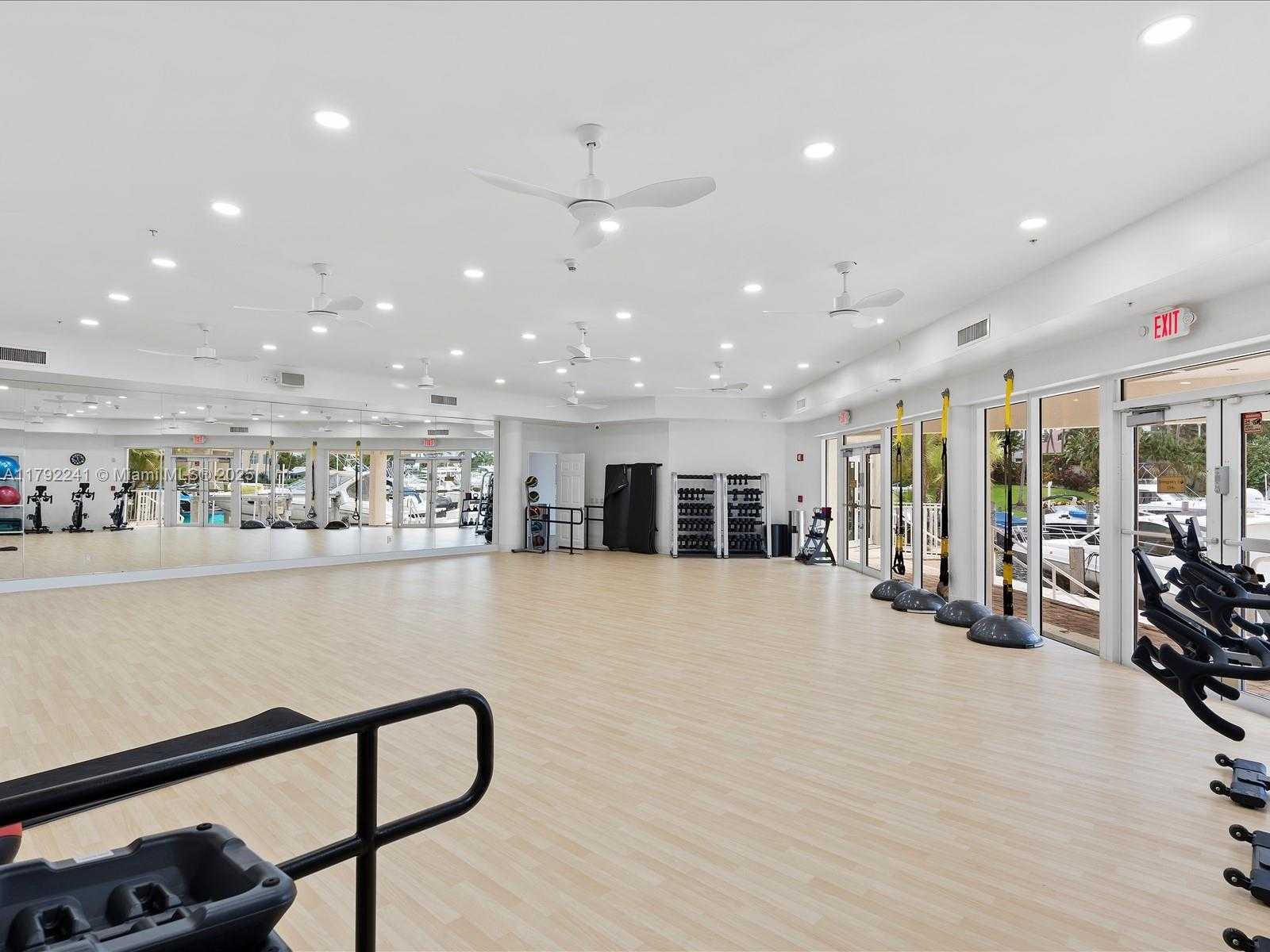 Small Image of 3370 HIDDEN BAY DR #2900, Aventura Number 56