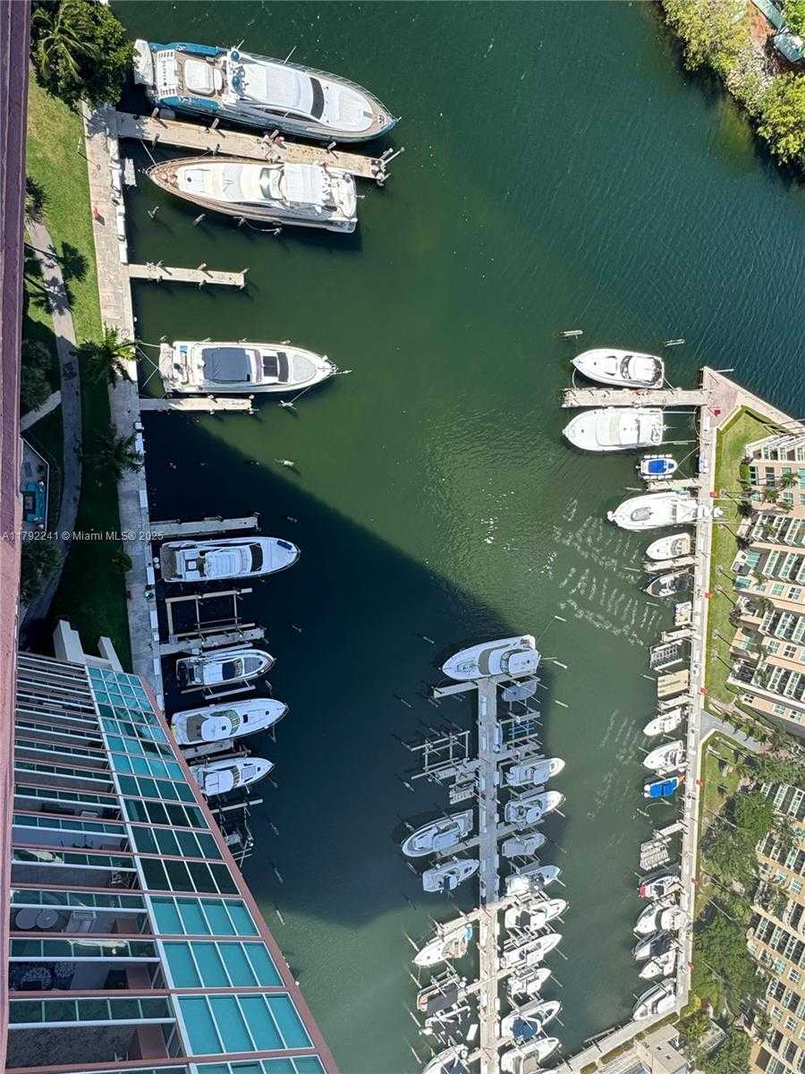 Small Image of 3370 HIDDEN BAY DR #2900, Aventura Number 57
