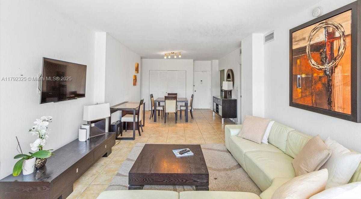 Small Image of 500 BAYVIEW DR #527, Sunny Isles Beach Number 10