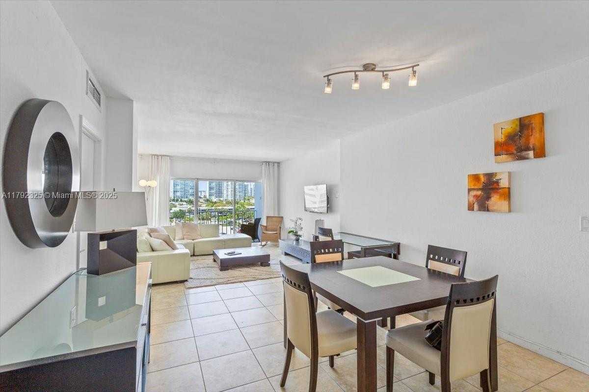 Small Image of 500 BAYVIEW DR #527, Sunny Isles Beach Number 13