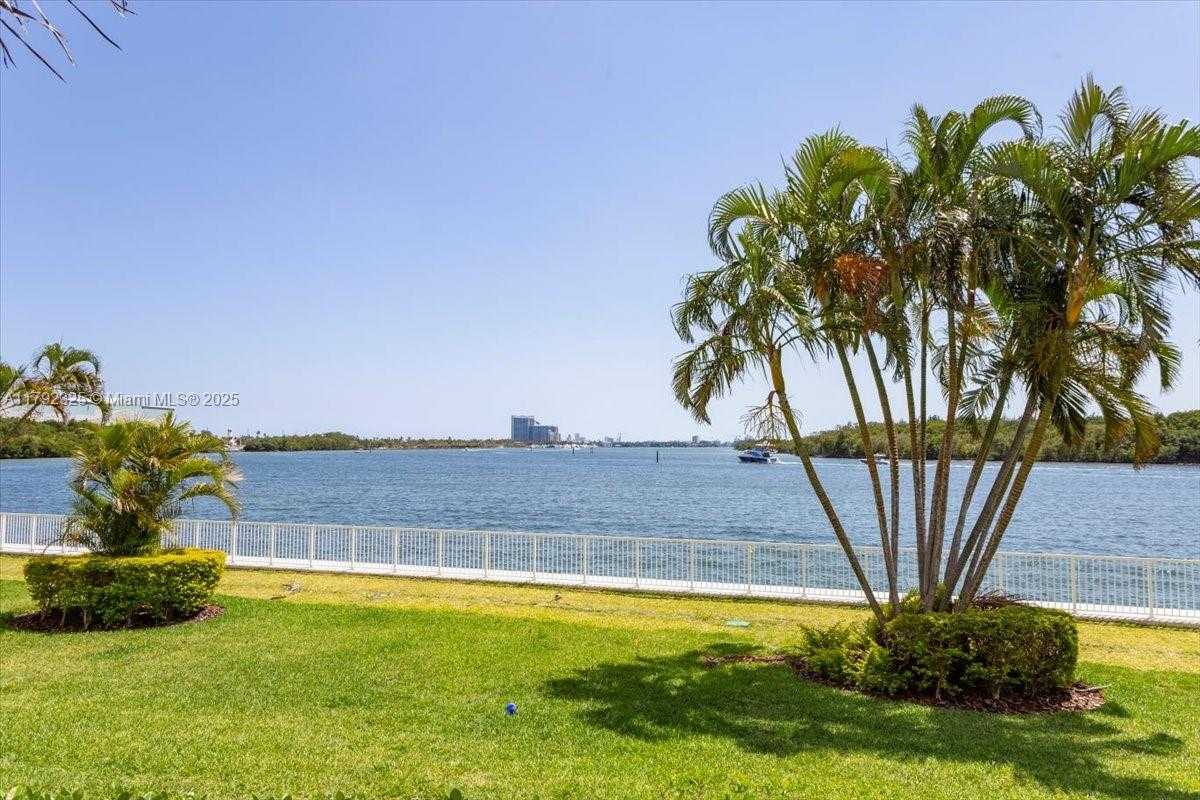 Small Image of 500 BAYVIEW DR #527, Sunny Isles Beach Number 36