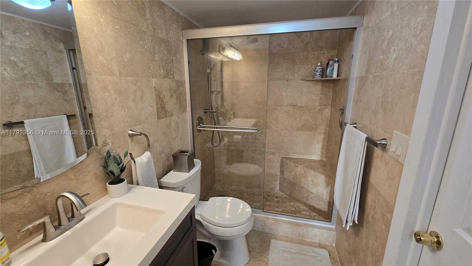 Small Image of 401 OCEAN DR #503, Miami Beach Number 12