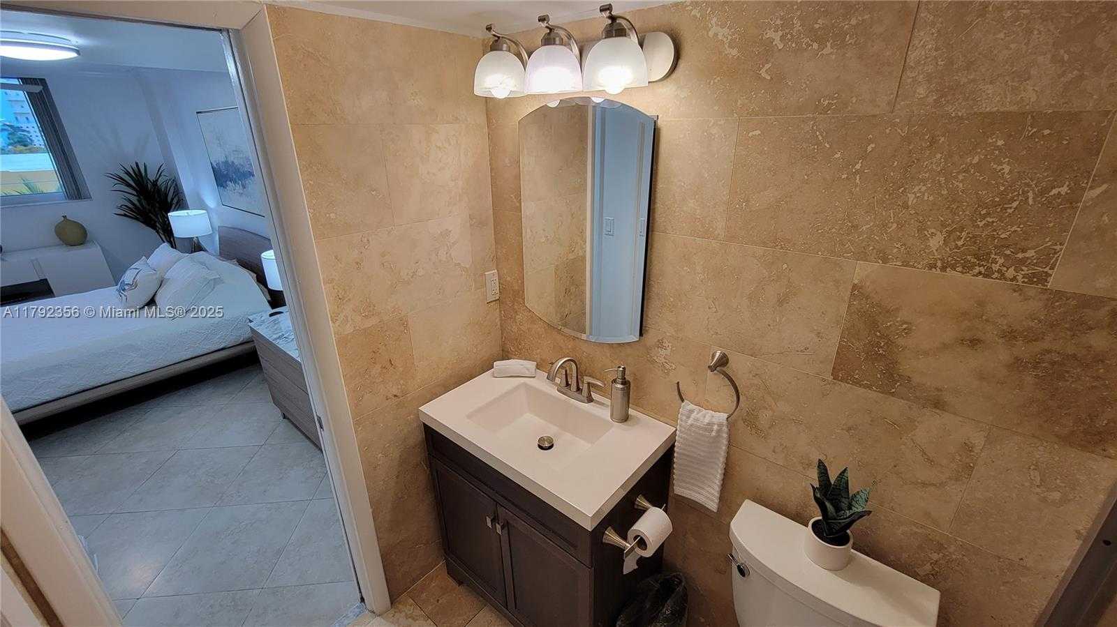 Small Image of 401 OCEAN DR #503, Miami Beach Number 13