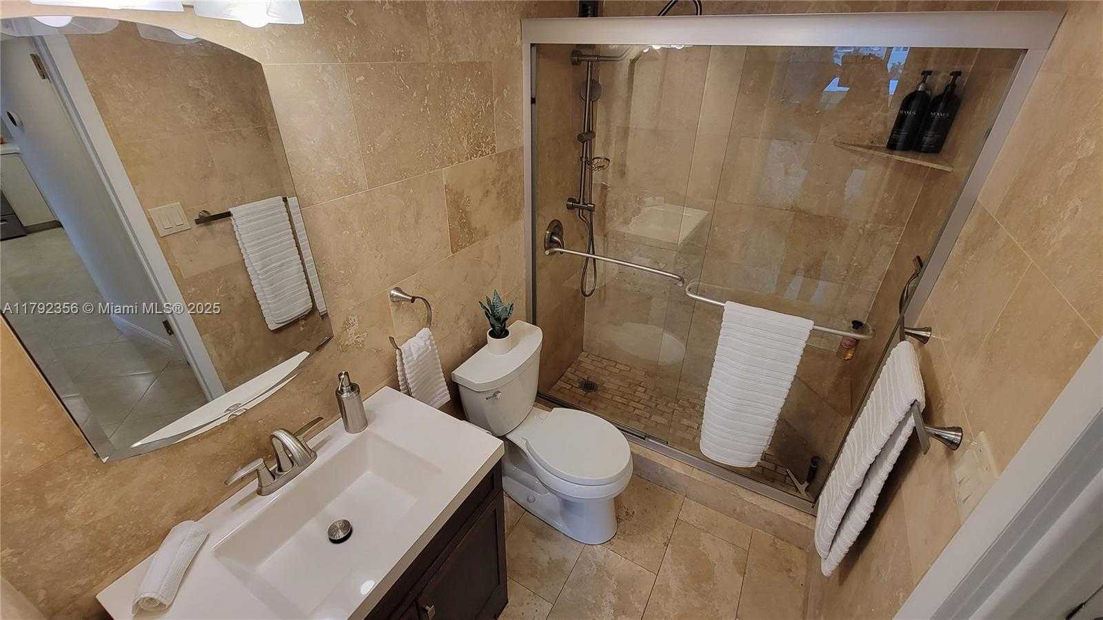 Small Image of 401 OCEAN DR #503, Miami Beach Number 14
