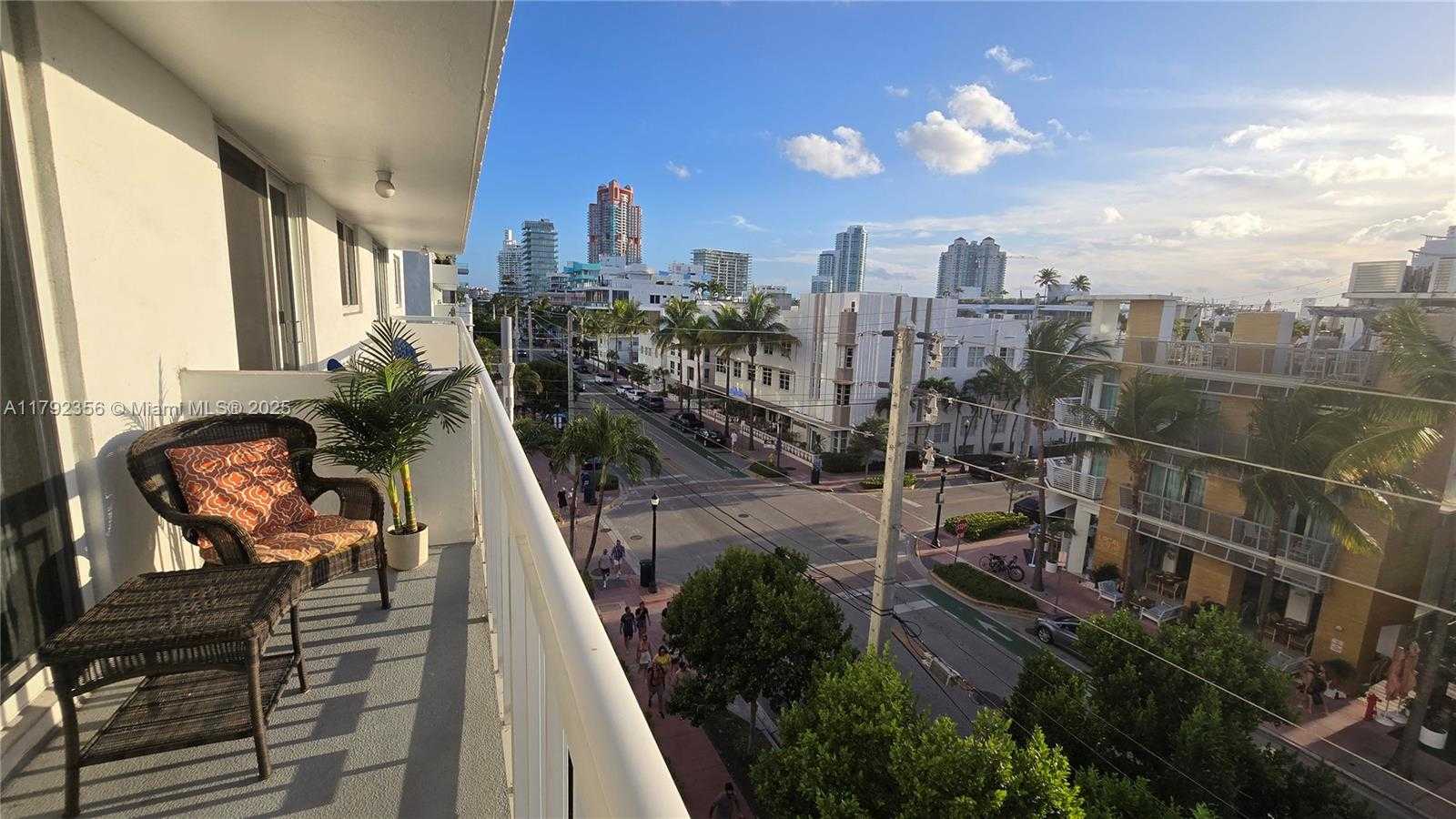 Small Image of 401 OCEAN DR #503, Miami Beach Number 15