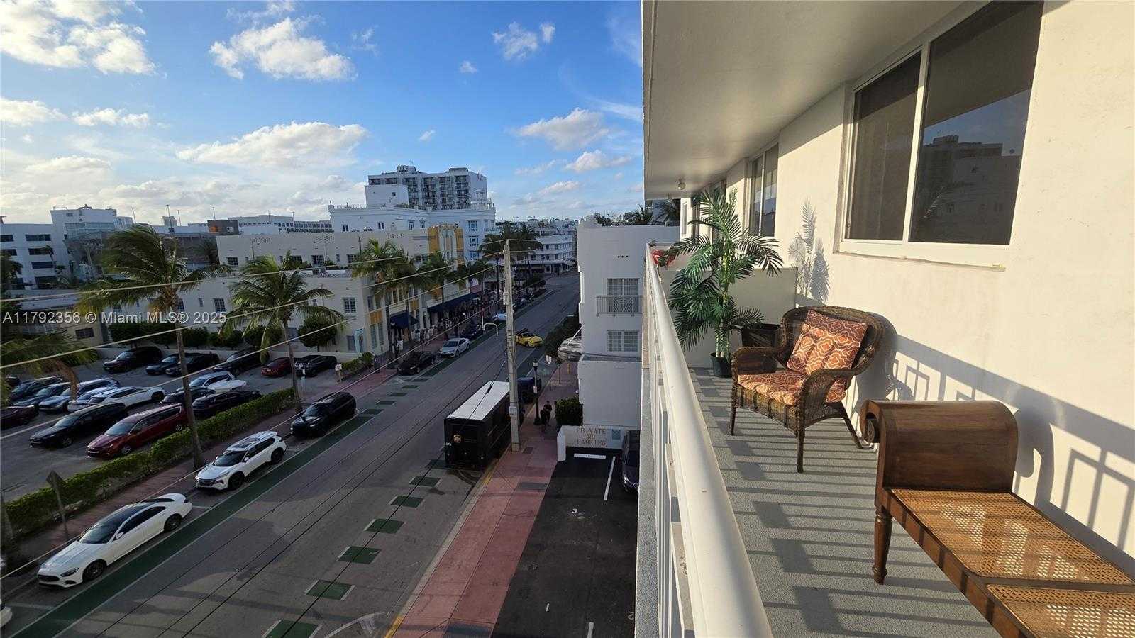 Small Image of 401 OCEAN DR #503, Miami Beach Number 16
