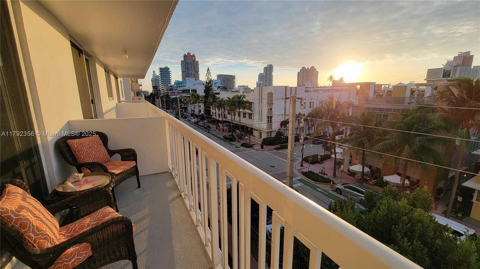 Small Image of 401 OCEAN DR #503, Miami Beach Number 17