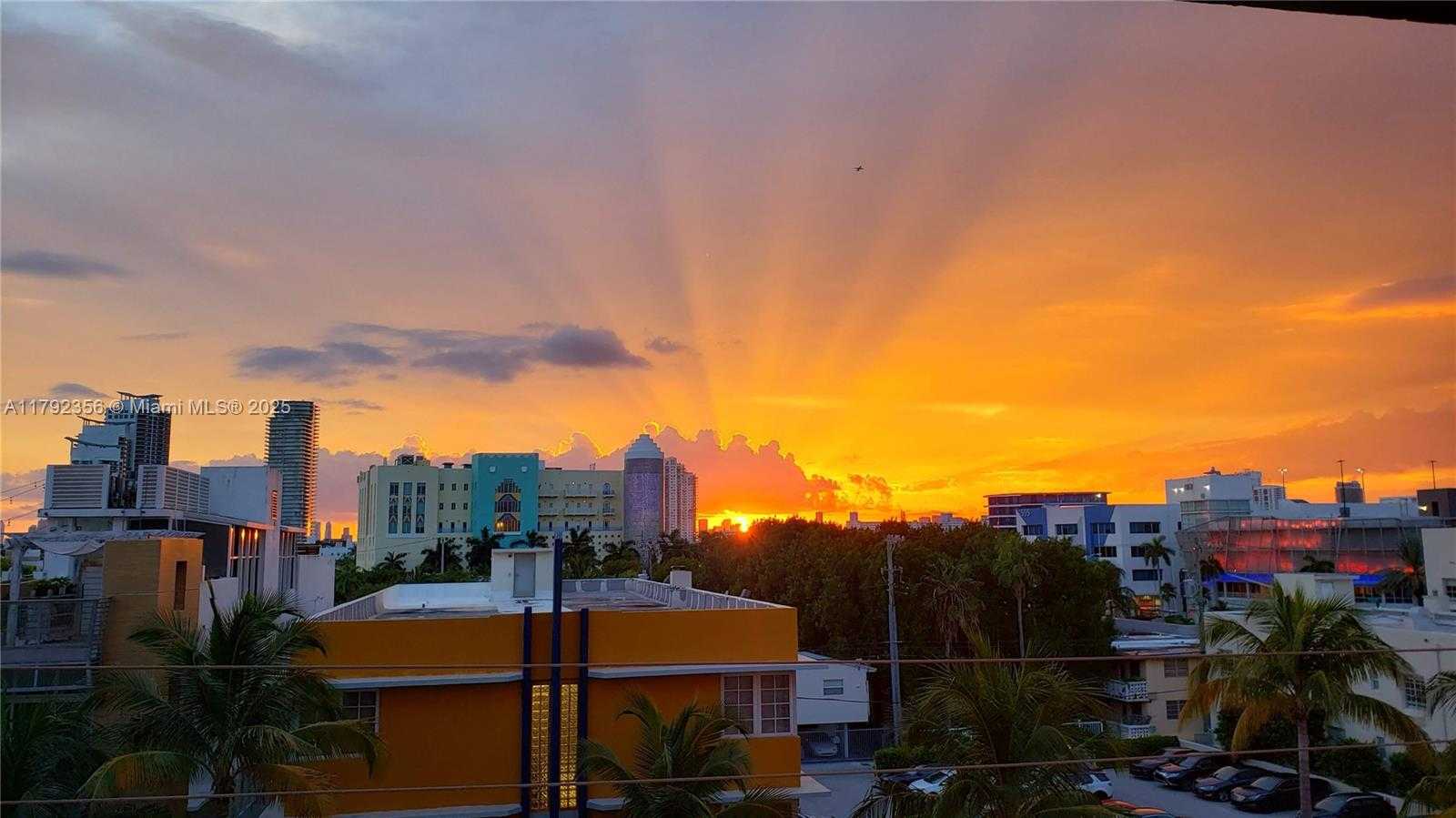 Small Image of 401 OCEAN DR #503, Miami Beach Number 18