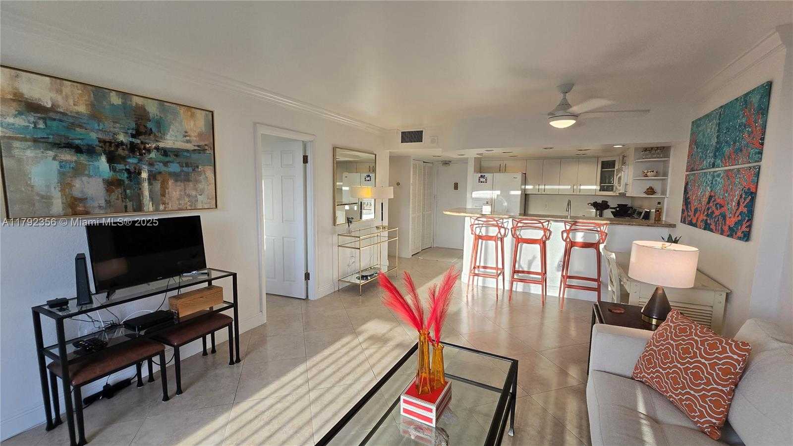 Small Image of 401 OCEAN DR #503, Miami Beach Number 2
