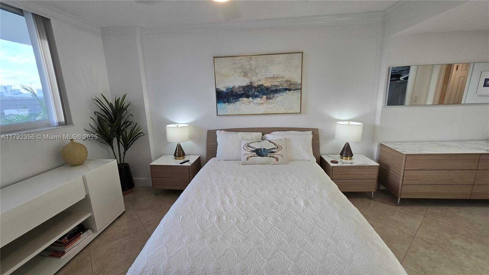 Small Image of 401 OCEAN DR #503, Miami Beach Number 7