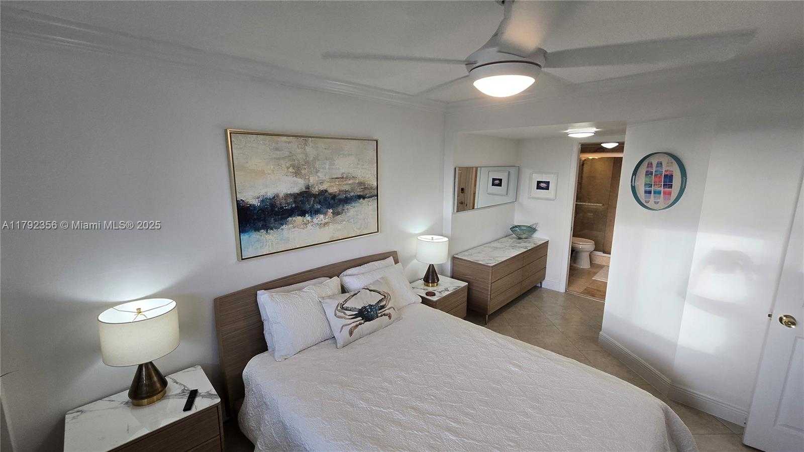 Small Image of 401 OCEAN DR #503, Miami Beach Number 9