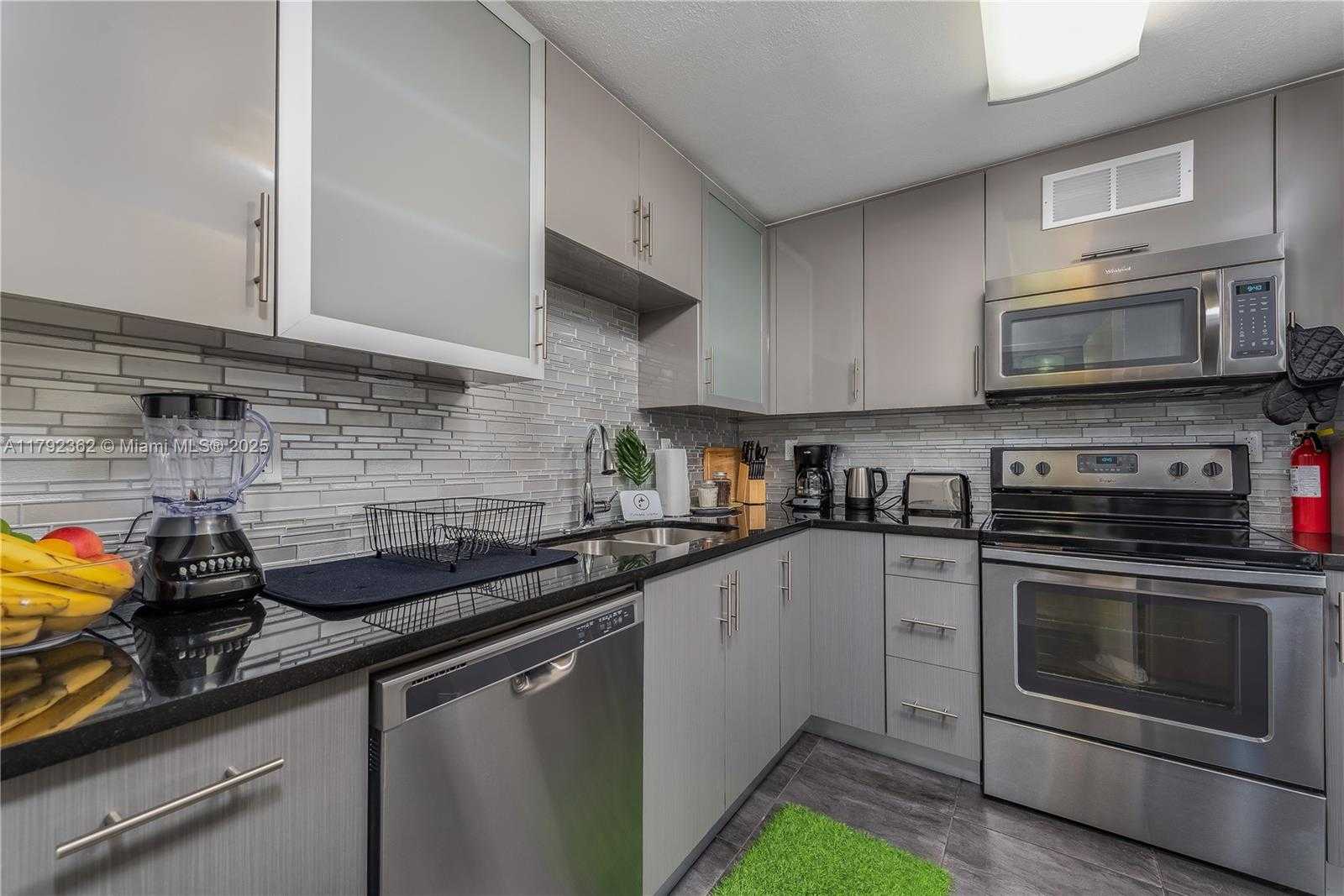 Small Image of 200 178TH DR #604, Sunny Isles Beach Number 10