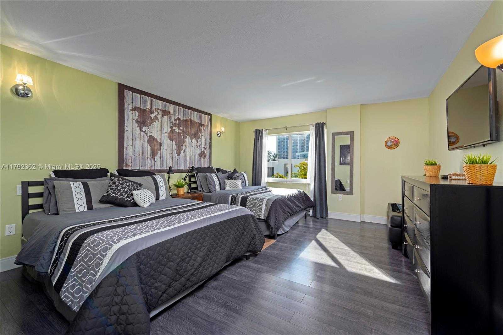 Small Image of 200 178TH DR #604, Sunny Isles Beach Number 3