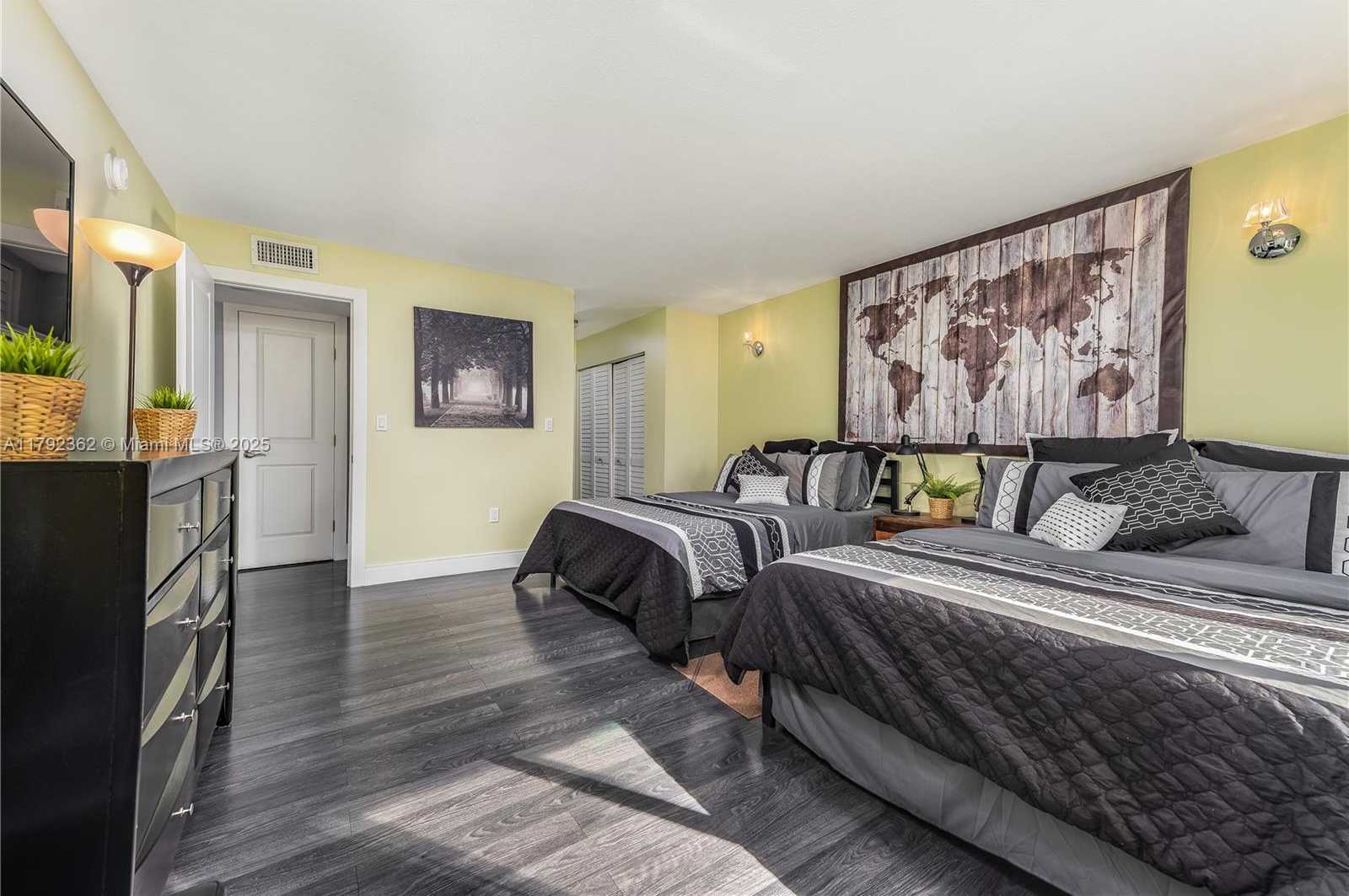 Small Image of 200 178TH DR #604, Sunny Isles Beach Number 4