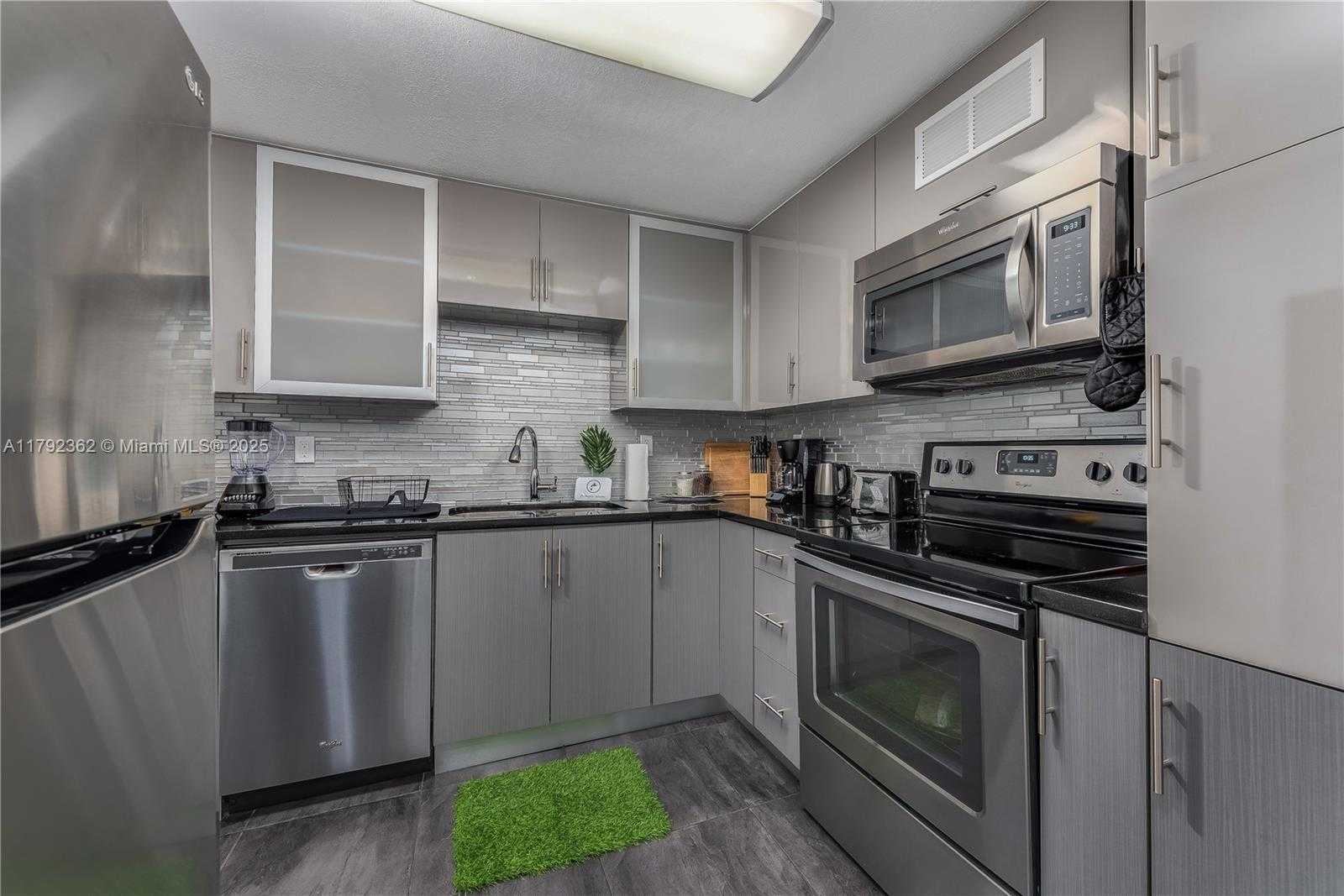 Small Image of 200 178TH DR #604, Sunny Isles Beach Number 9