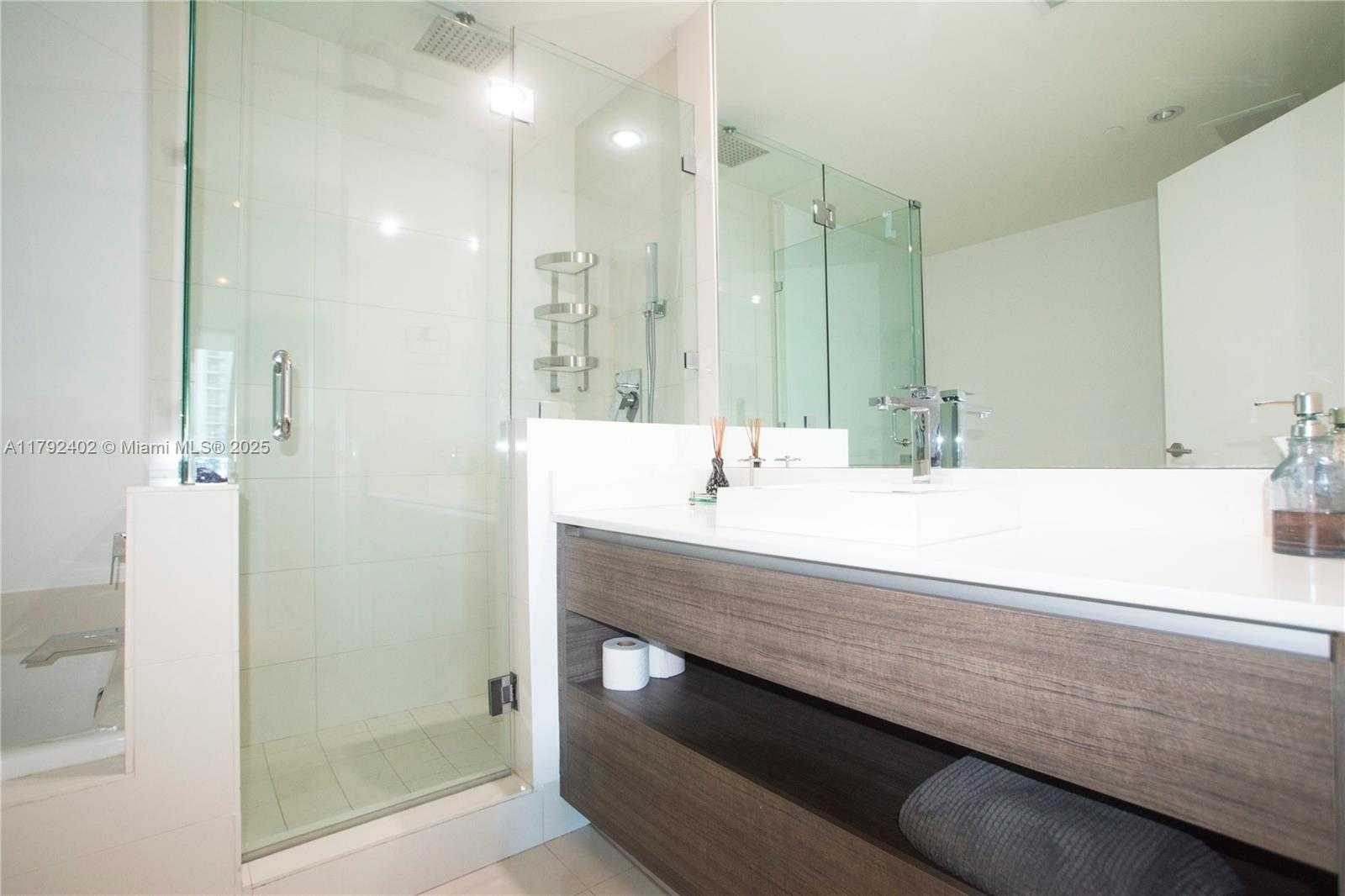 Small Image of 1100 SOUTH MIAMI AVE #1511, Miami Number 21