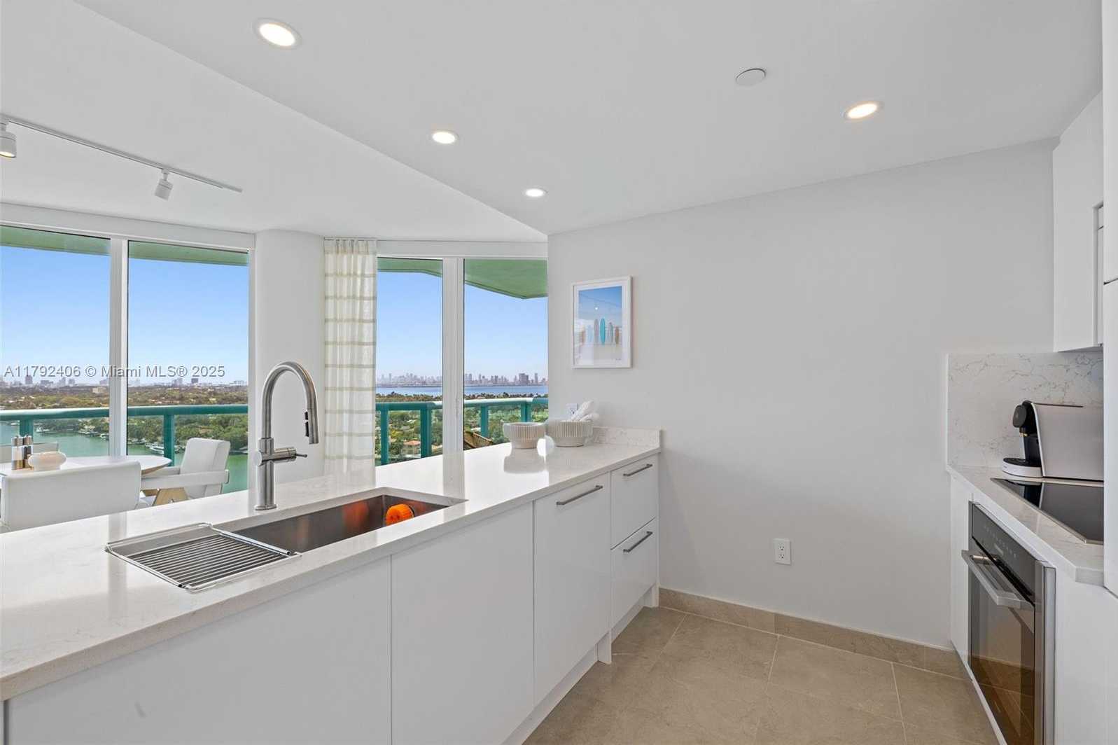 Small Image of 6000 INDIAN CREEK DR #18A, Miami Beach Number 12