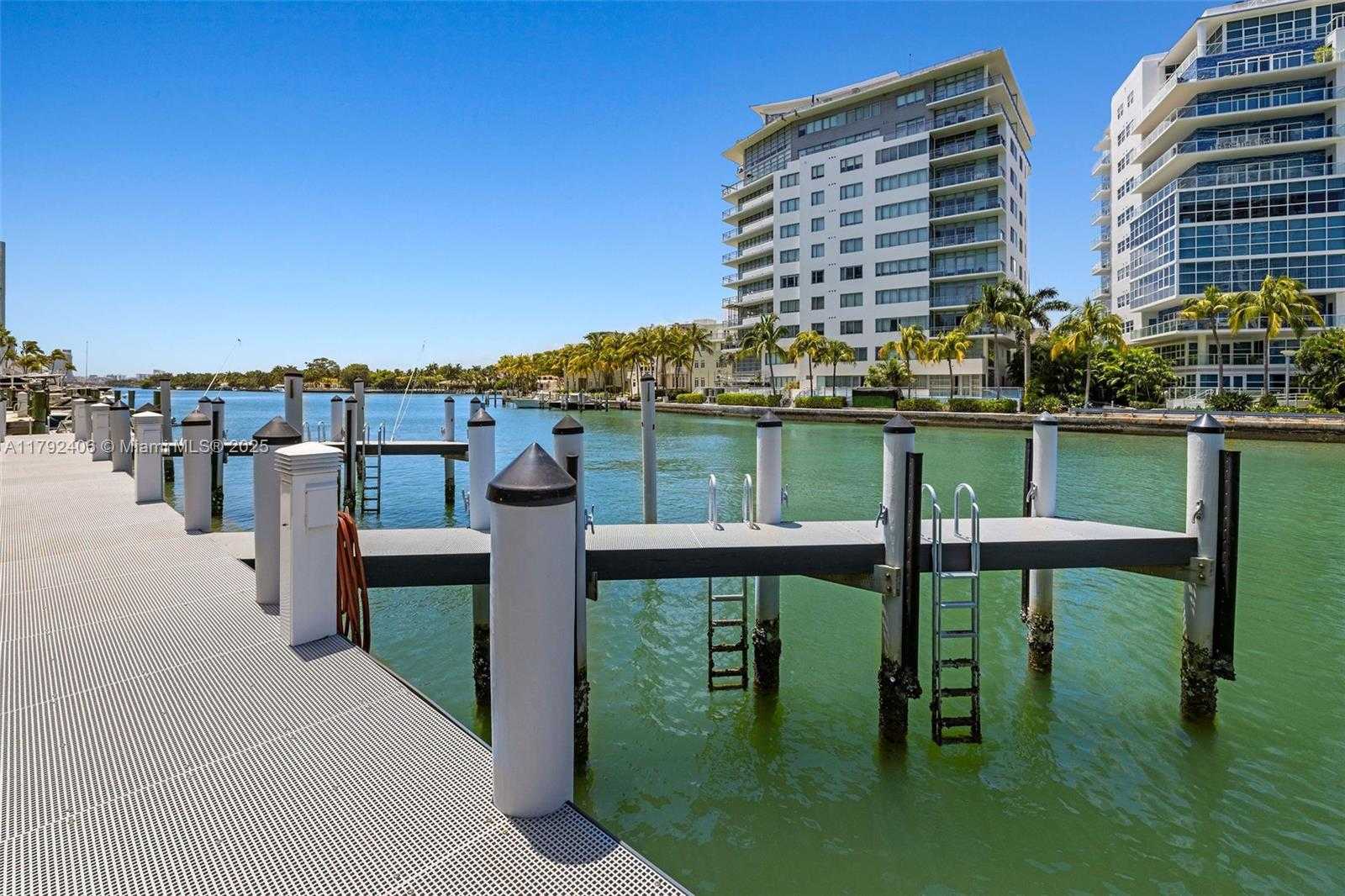 Small Image of 6000 INDIAN CREEK DR #18A, Miami Beach Number 25