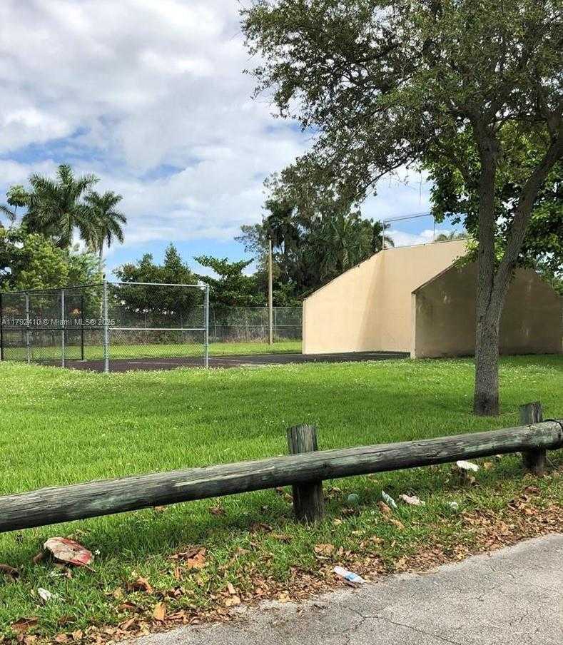 Small Image of 8457 NORTH WEST 4TH CT #8457, Miami Number 24