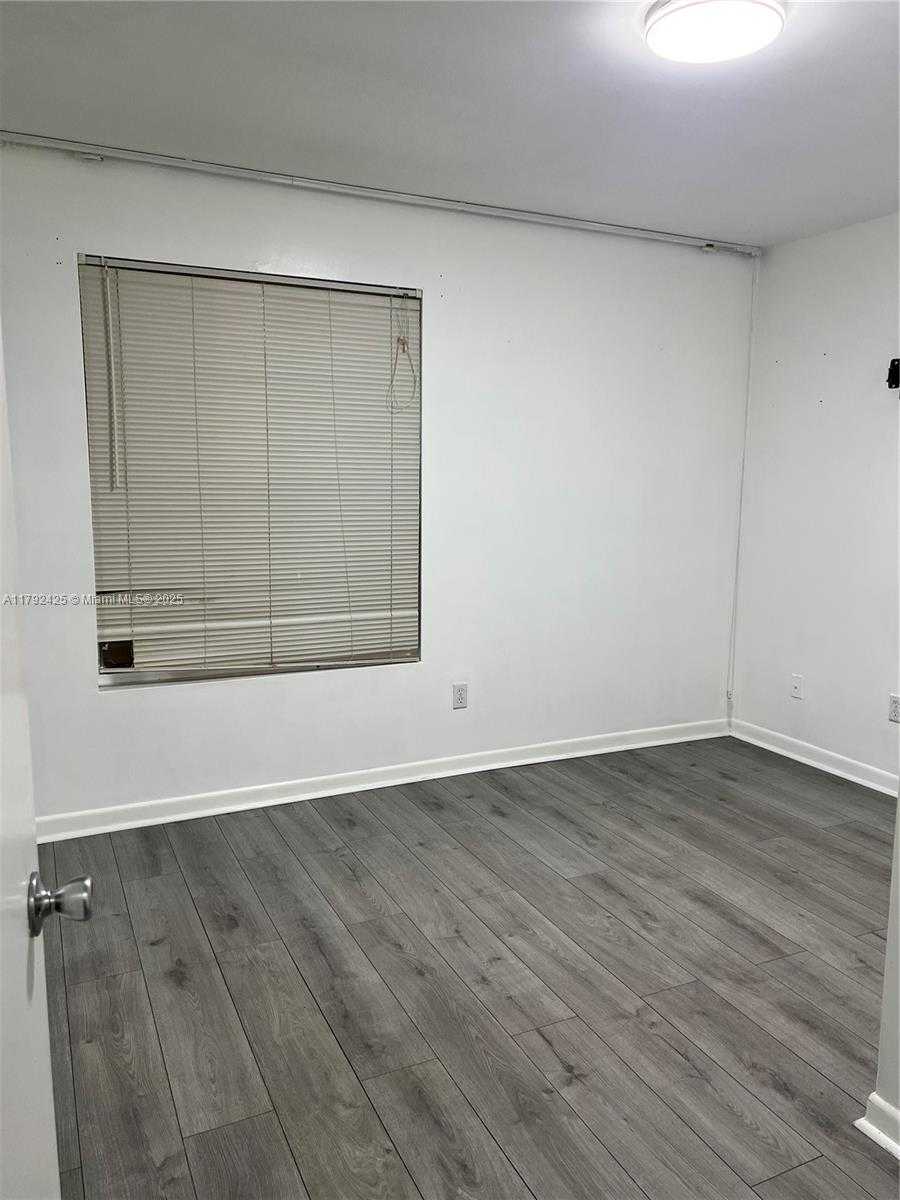 Small Image of 15290 SOUTH WEST 106TH LN #307, Miami Number 10