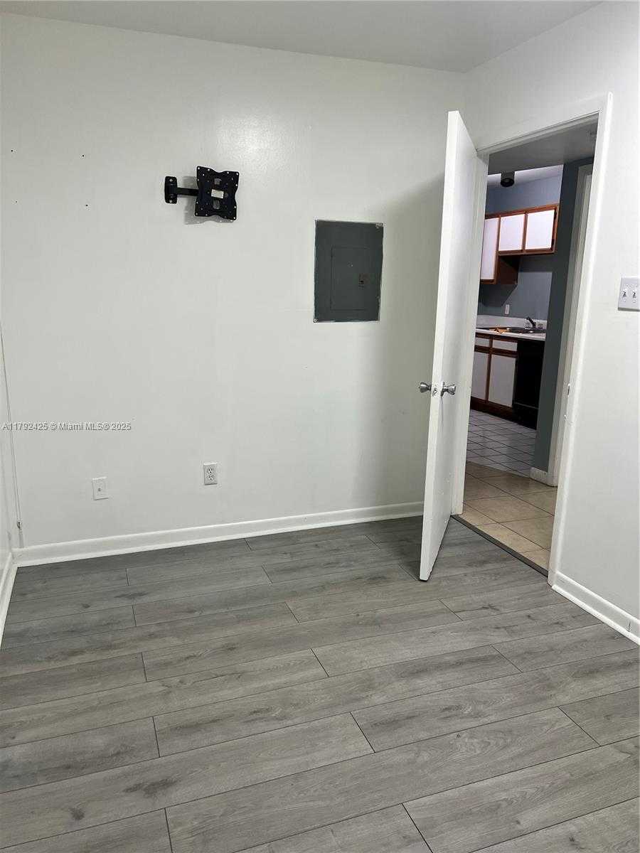 Small Image of 15290 SOUTH WEST 106TH LN #307, Miami Number 13