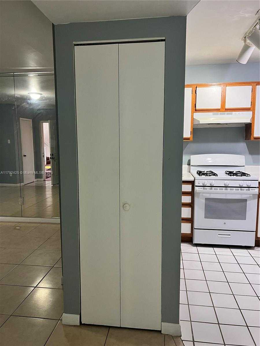 Small Image of 15290 SOUTH WEST 106TH LN #307, Miami Number 7
