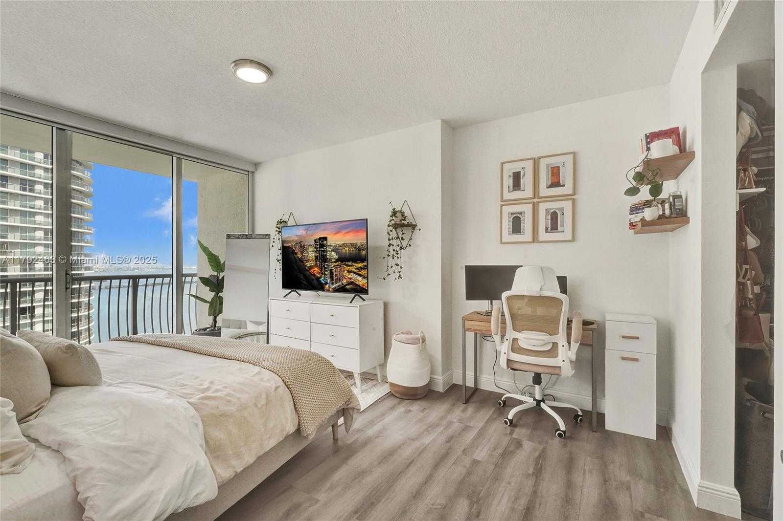 Small Image of 1750 NORTH BAYSHORE DR #4805, Miami Number 14