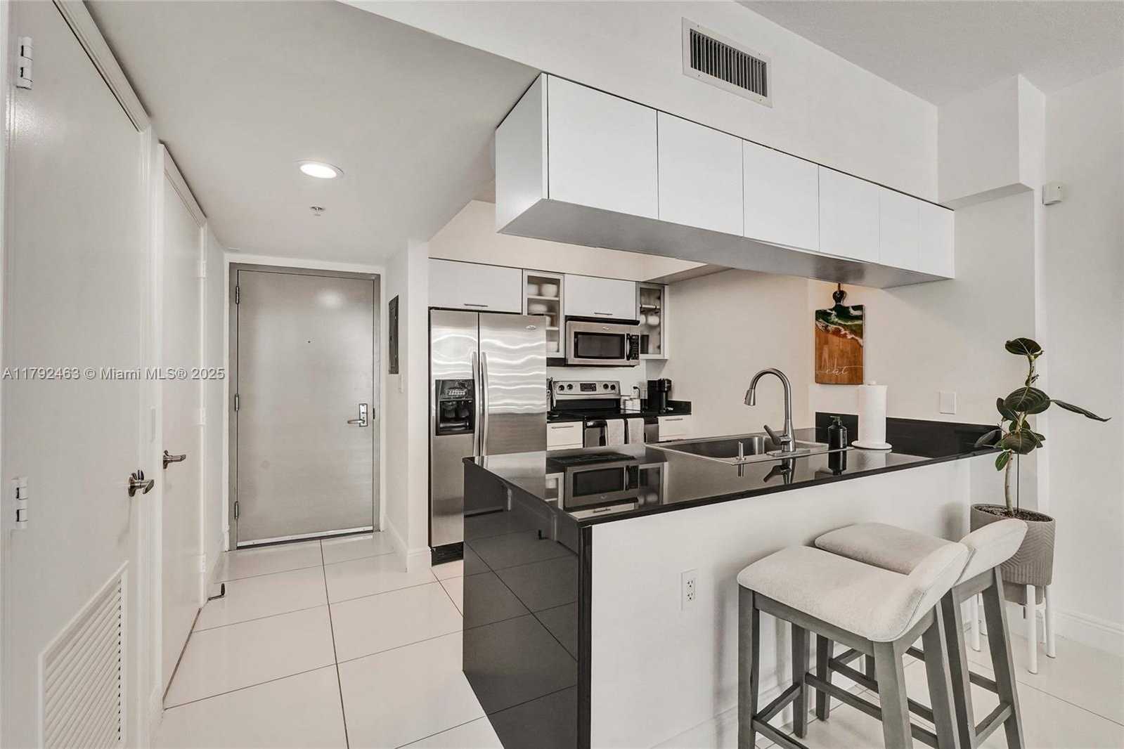 Small Image of 1750 NORTH BAYSHORE DR #4805, Miami Number 9