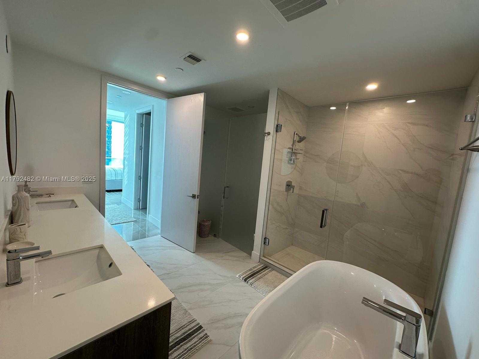 Small Image of 17550 COLLINS AVE #902, Sunny Isles Beach Number 14