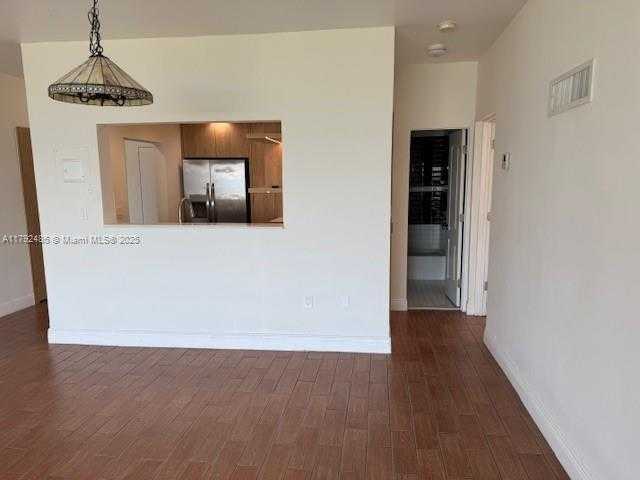 Small Image of 1880 SOUTH TREASURE DR #1B, North Bay Village Number 16
