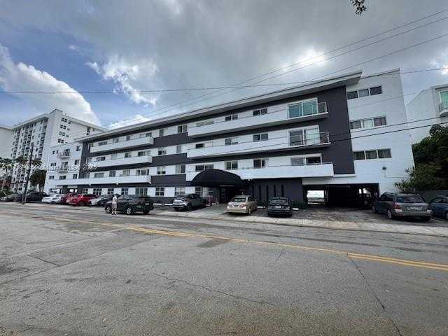 Small Image of 1880 SOUTH TREASURE DR #1B, North Bay Village Number 23