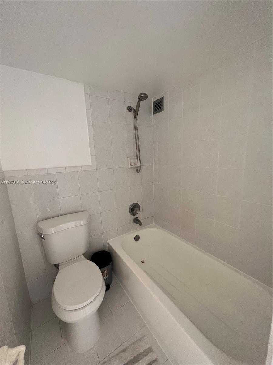 Small Image of 17011 NORTH BAY RD #816, Sunny Isles Beach Number 12
