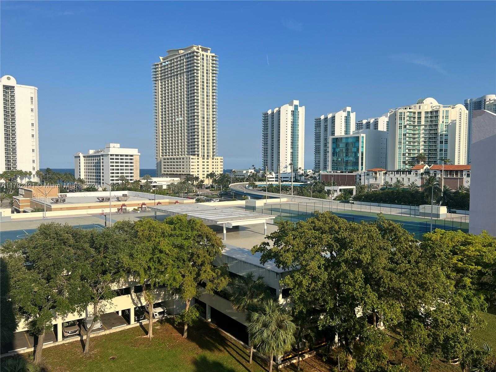 Small Image of 17011 NORTH BAY RD #816, Sunny Isles Beach Number 2