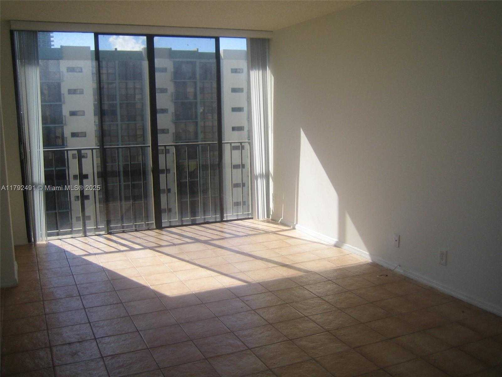 Small Image of 17011 NORTH BAY RD #816, Sunny Isles Beach Number 4