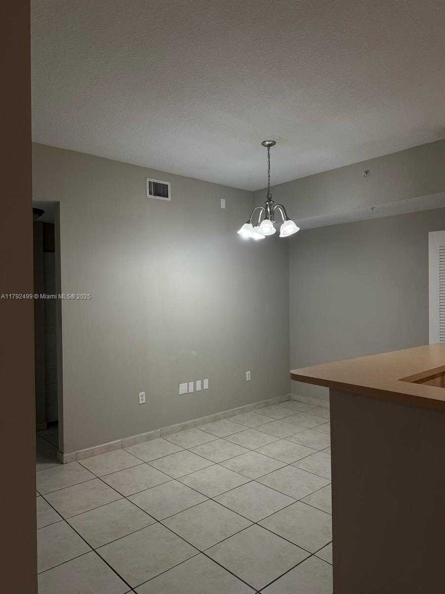 Small Image of 7330 NORTH WEST 114 AV #112, Doral Number 3