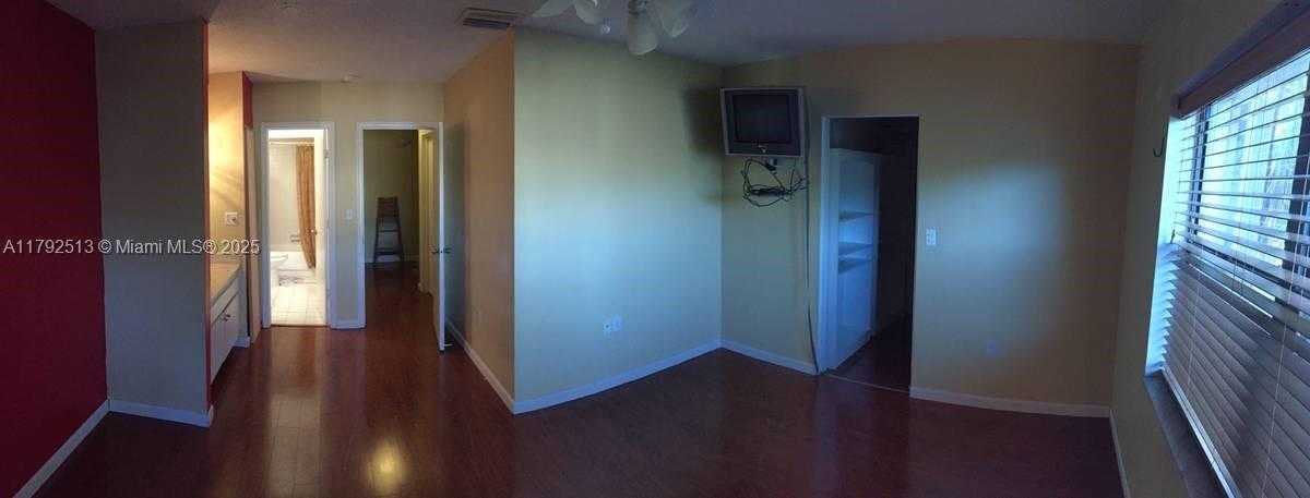 Small Image of 11483 SOUTH WEST 109TH RD #2E, Miami Number 4