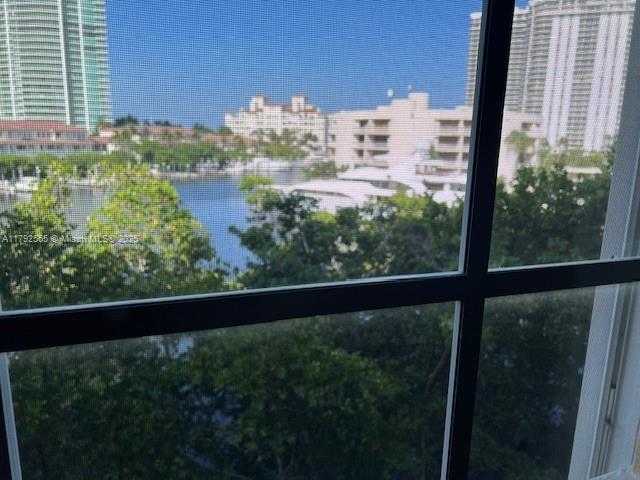 Small Image of 19999 EAST COUNTRY CLUB DR #1406, Aventura Number 2