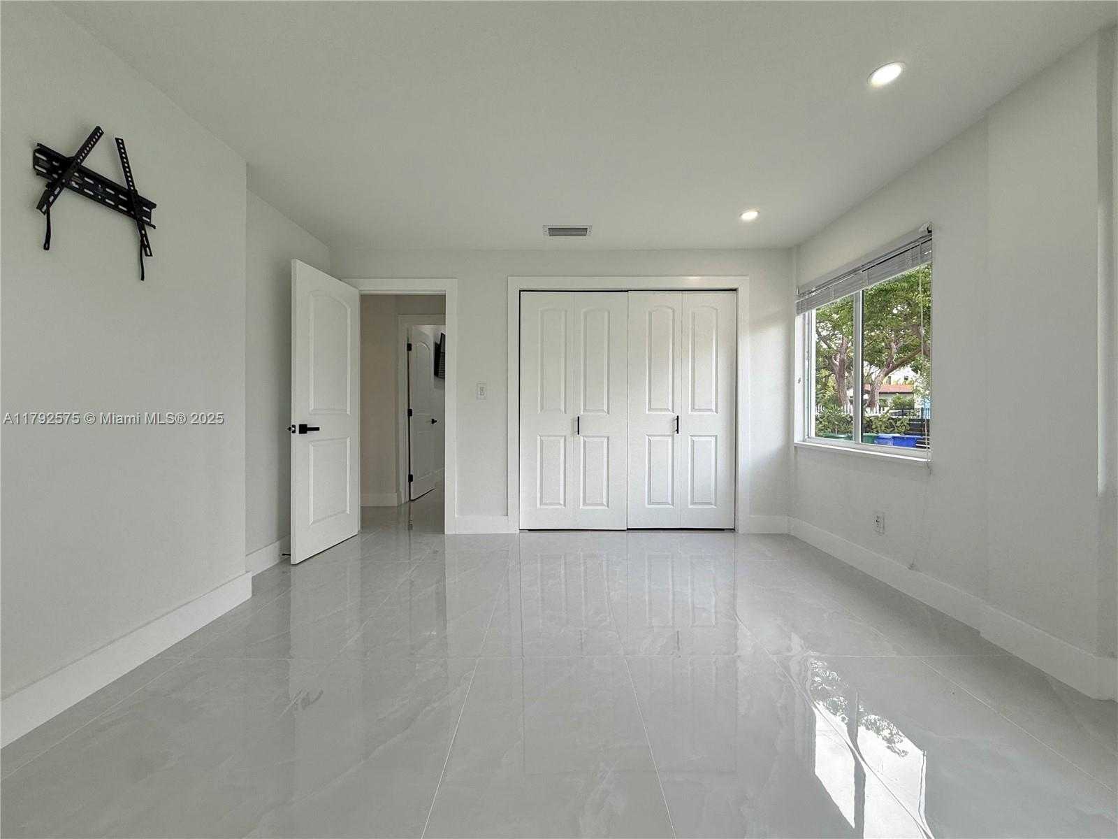 Small Image of 927 SOUTH WEST 18TH AVE, Miami Number 22