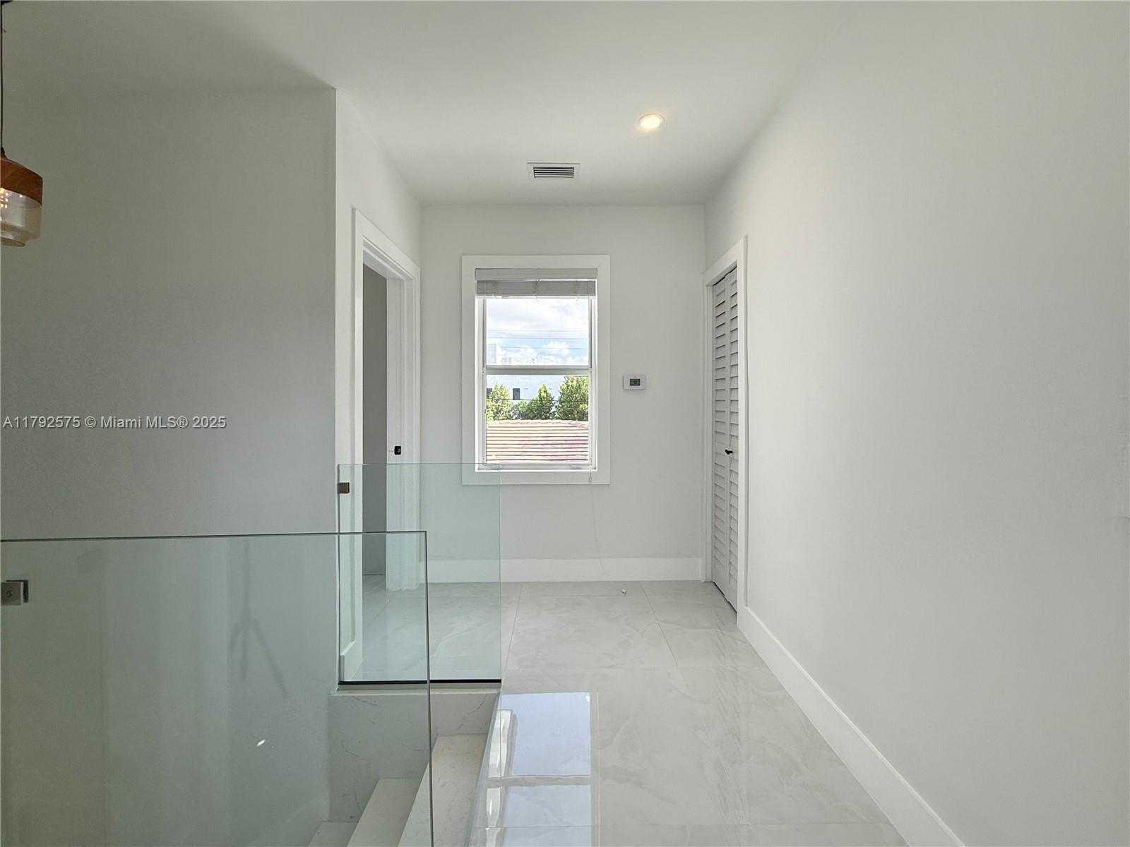 Small Image of 927 SOUTH WEST 18TH AVE, Miami Number 27