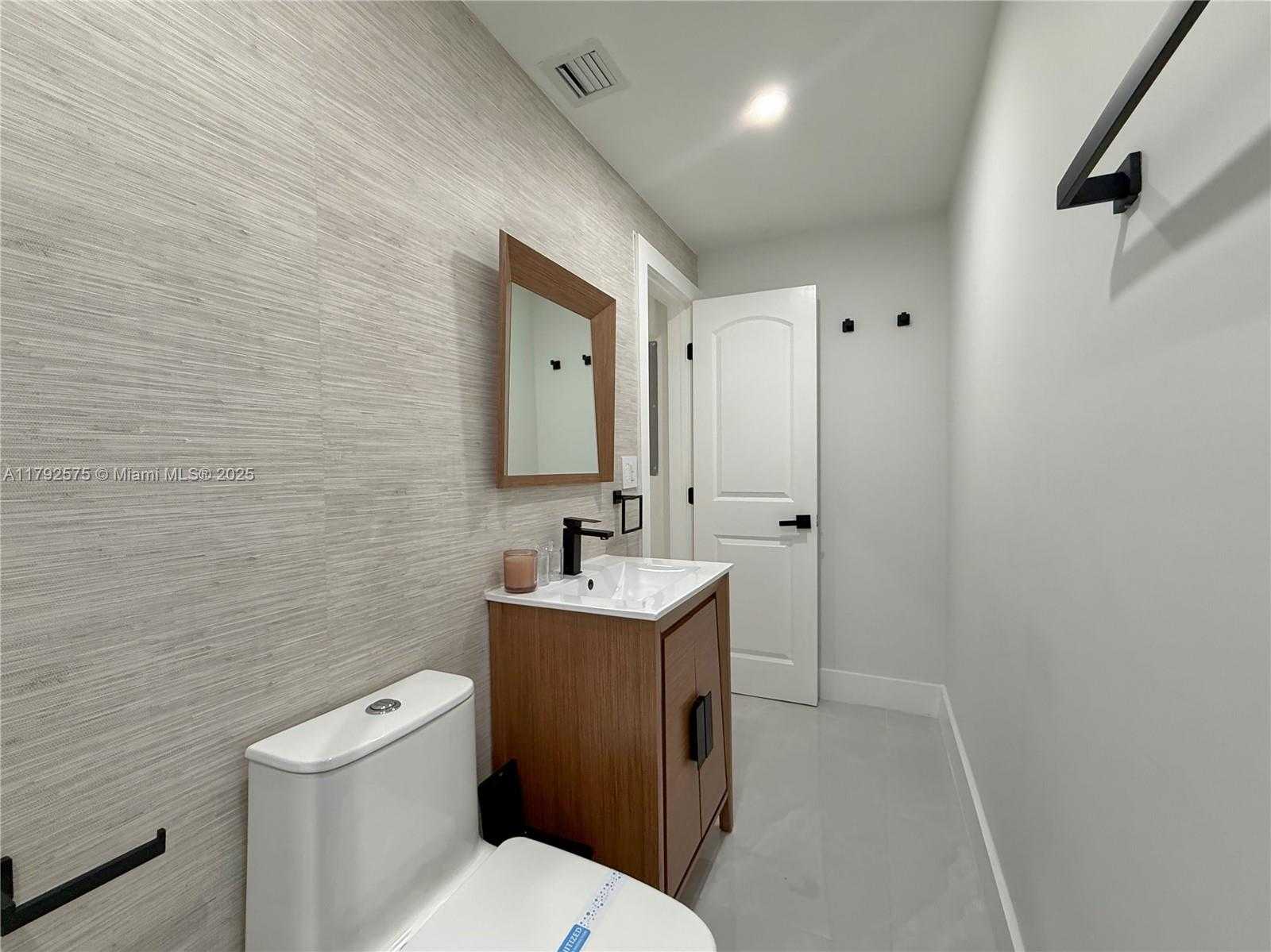 Small Image of 927 SOUTH WEST 18TH AVE, Miami Number 30