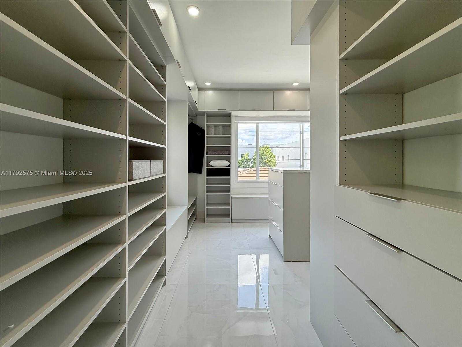 Small Image of 927 SOUTH WEST 18TH AVE, Miami Number 32