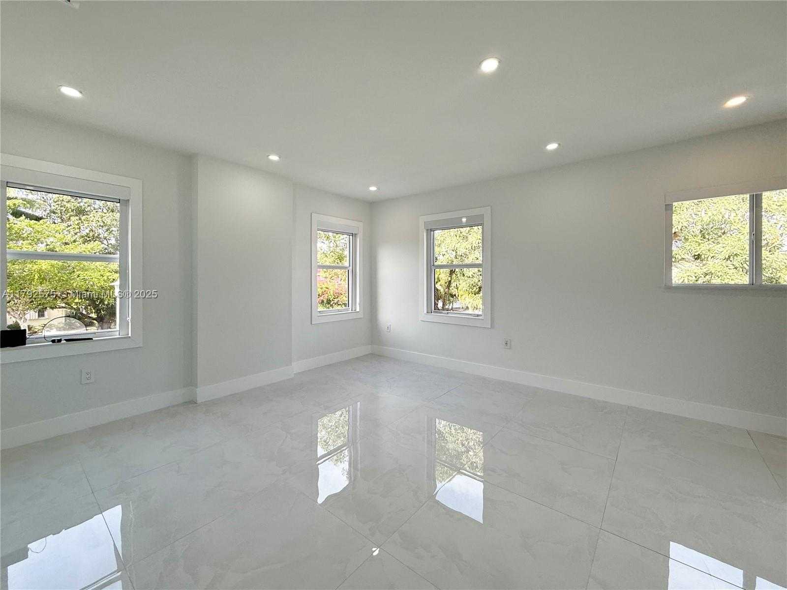 Small Image of 927 SOUTH WEST 18TH AVE, Miami Number 35