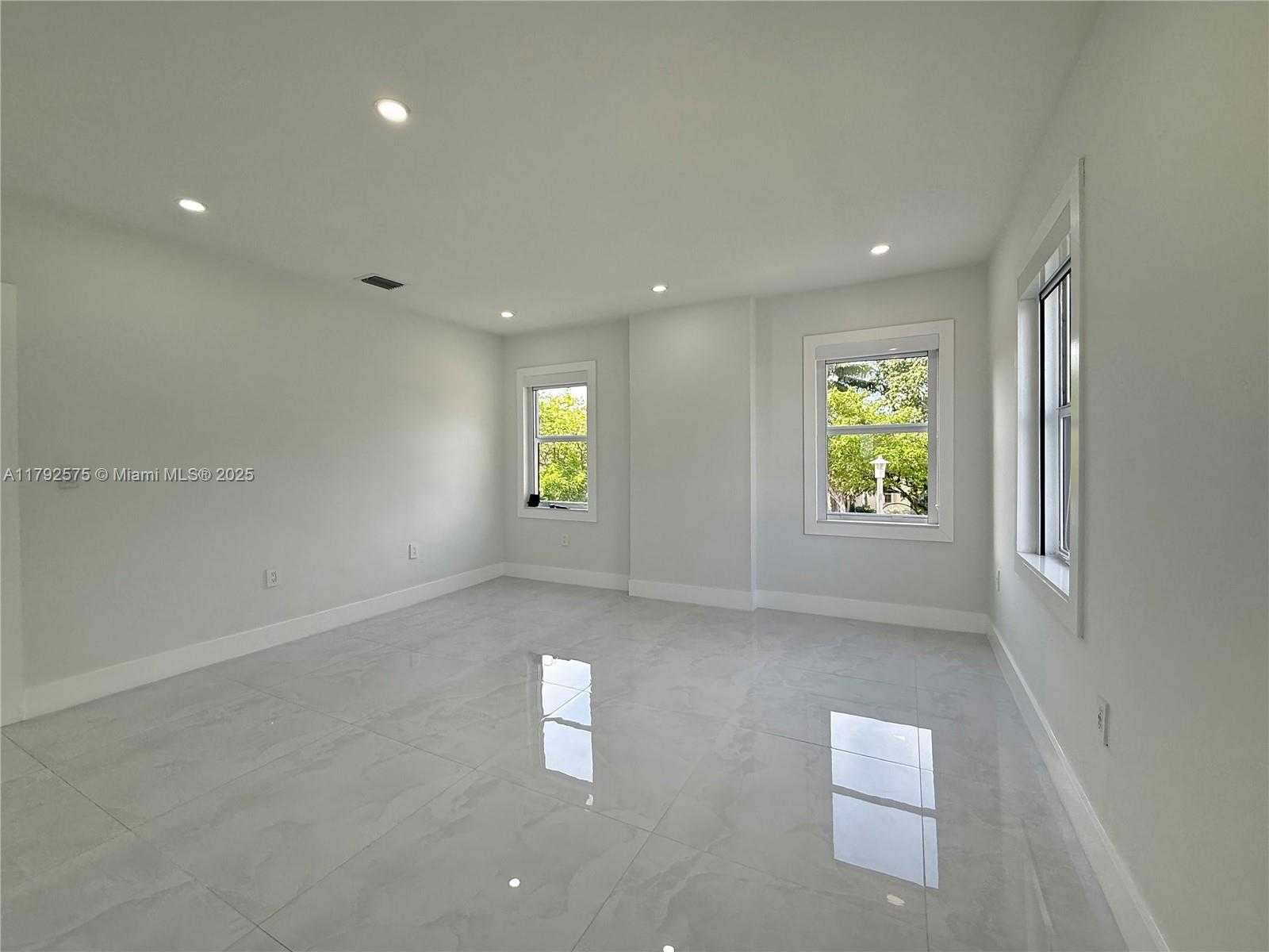 Small Image of 927 SOUTH WEST 18TH AVE, Miami Number 39