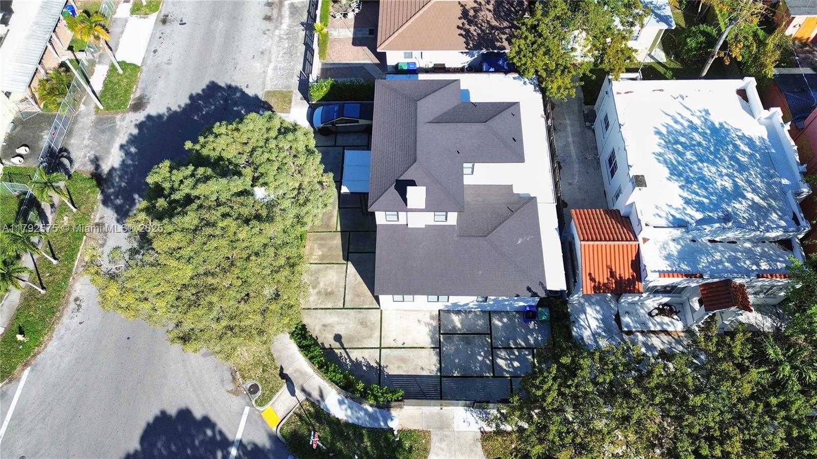 Small Image of 927 SOUTH WEST 18TH AVE, Miami Number 4