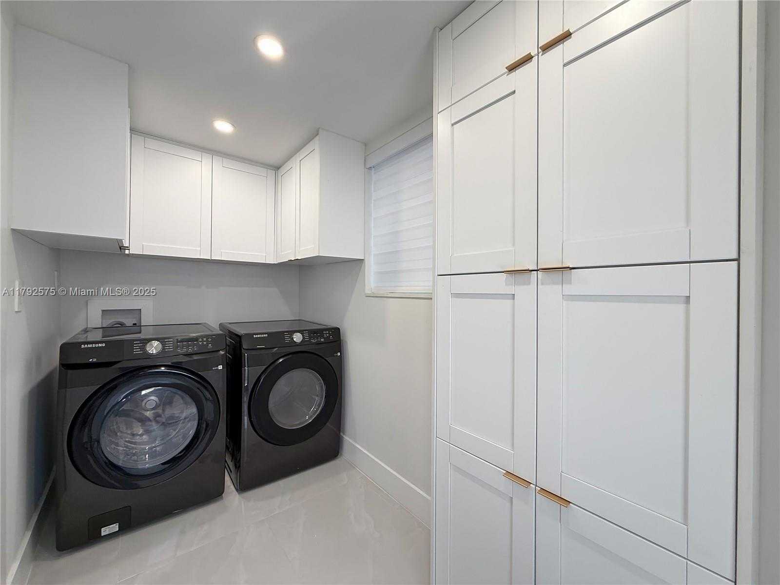 Small Image of 927 SOUTH WEST 18TH AVE, Miami Number 41