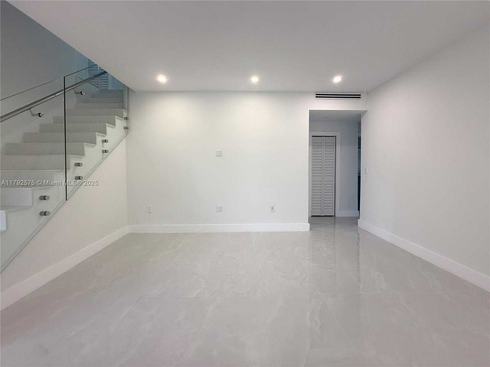 Small Image of 927 SOUTH WEST 18TH AVE, Miami Number 7